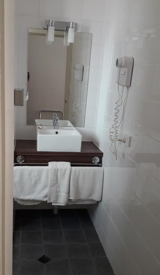 ברוקן היל Daydream Motel And Apartments מראה חיצוני תמונה