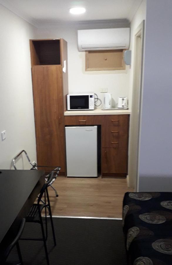 ברוקן היל Daydream Motel And Apartments מראה חיצוני תמונה