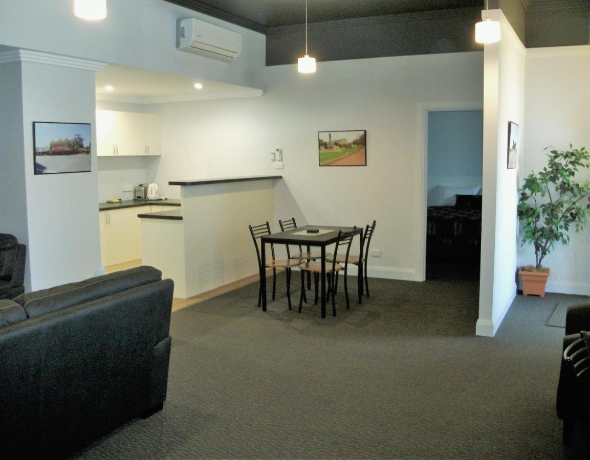 ברוקן היל Daydream Motel And Apartments מראה חיצוני תמונה
