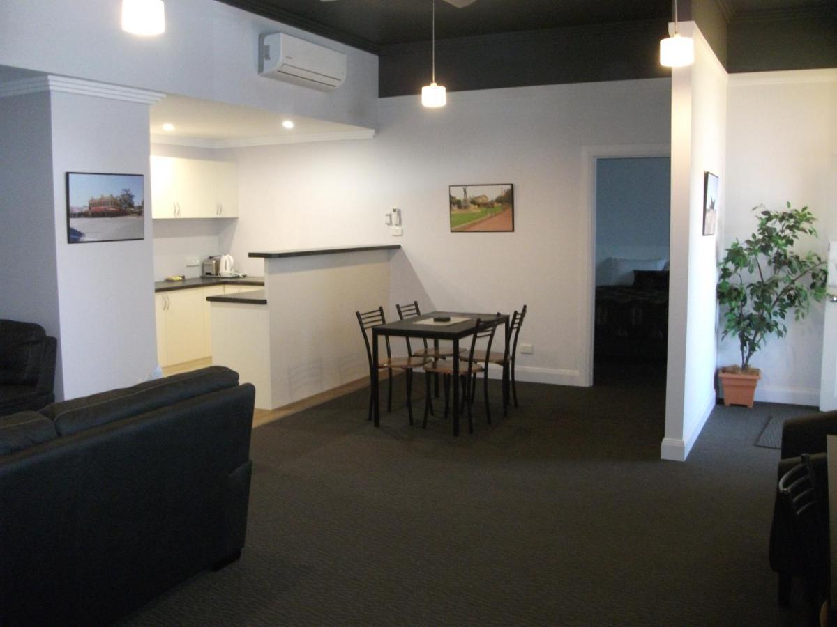 ברוקן היל Daydream Motel And Apartments מראה חיצוני תמונה