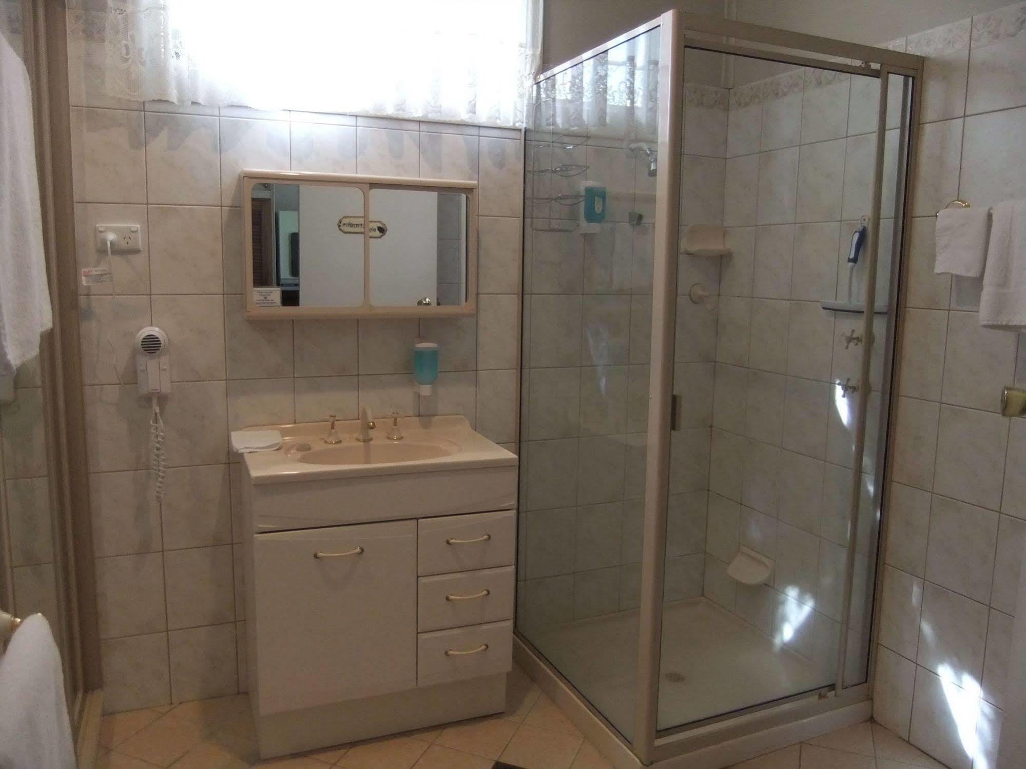ברוקן היל Daydream Motel And Apartments מראה חיצוני תמונה