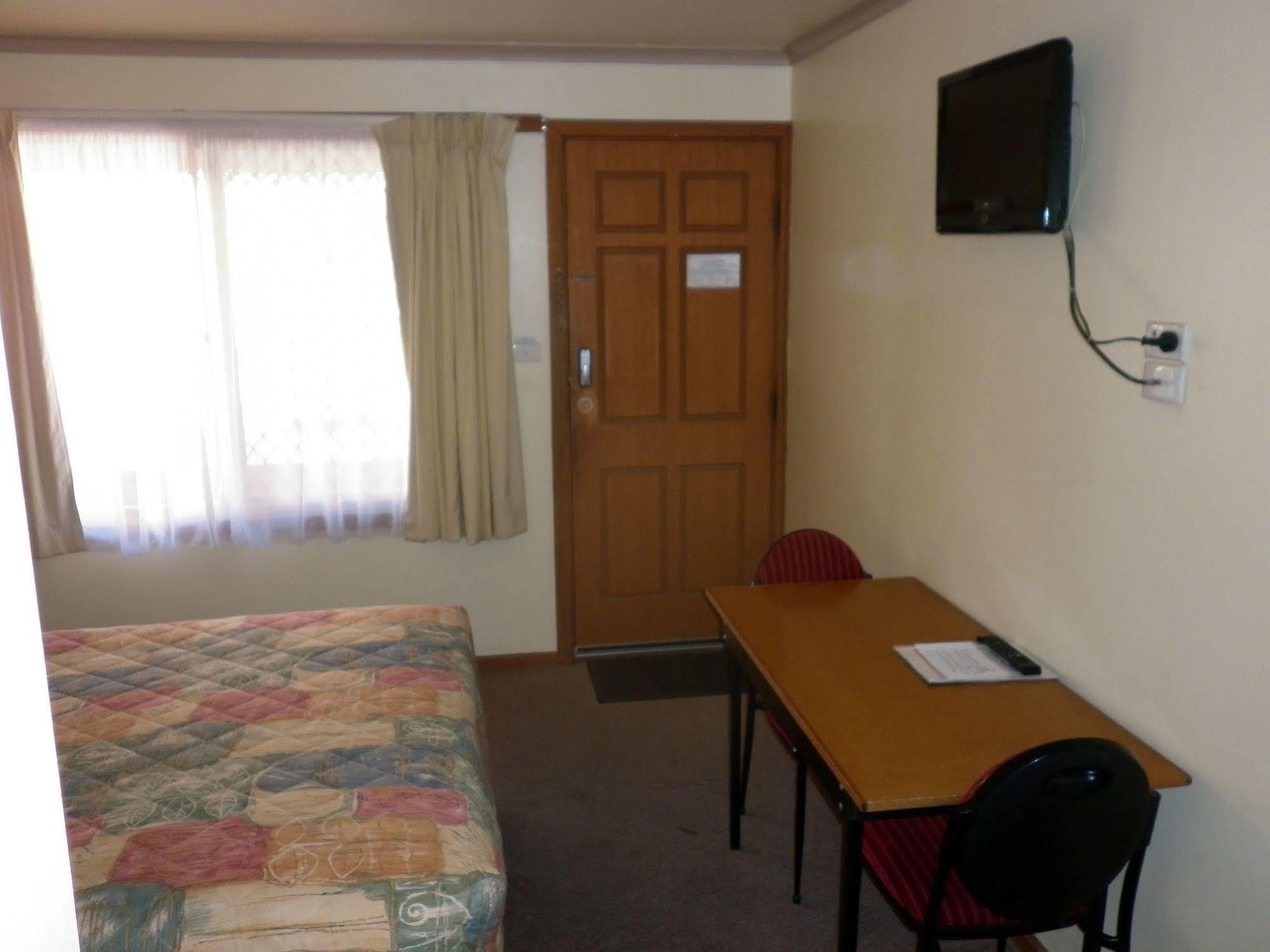 ברוקן היל Daydream Motel And Apartments מראה חיצוני תמונה